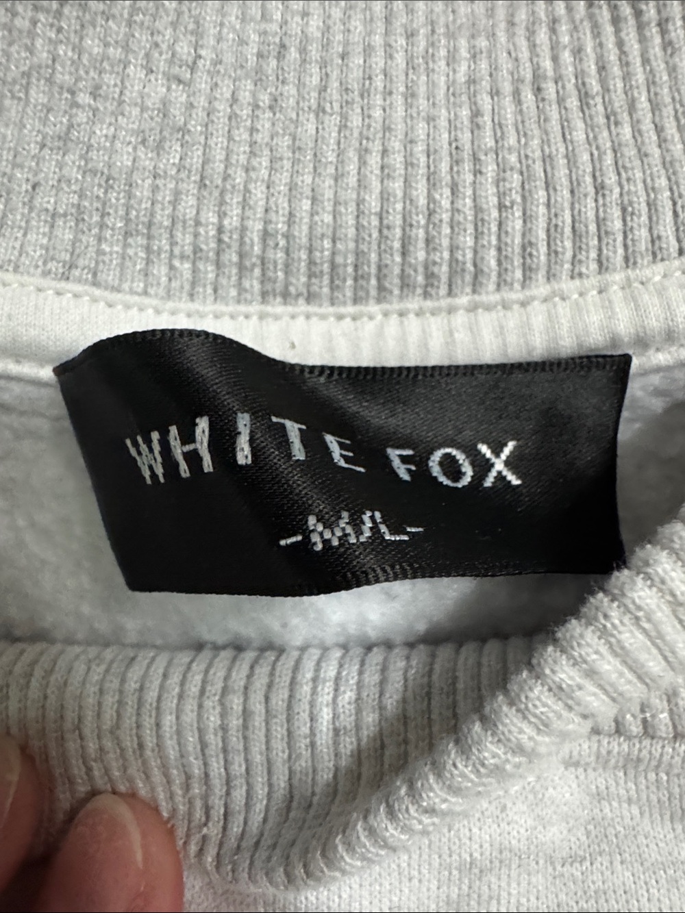 White Fox Patch Crewneck Sweatshirt in Light Gray and Purple M/L - Picture 2 of 6